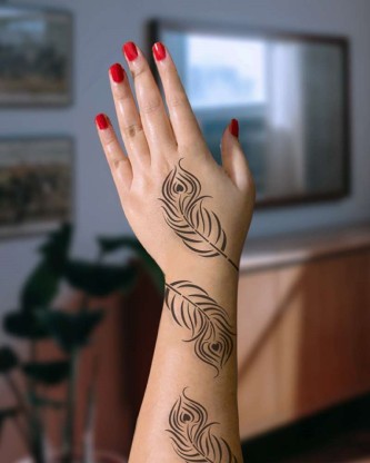 25 Best Wrist and Hand Tattoos for Girls  Glowalley